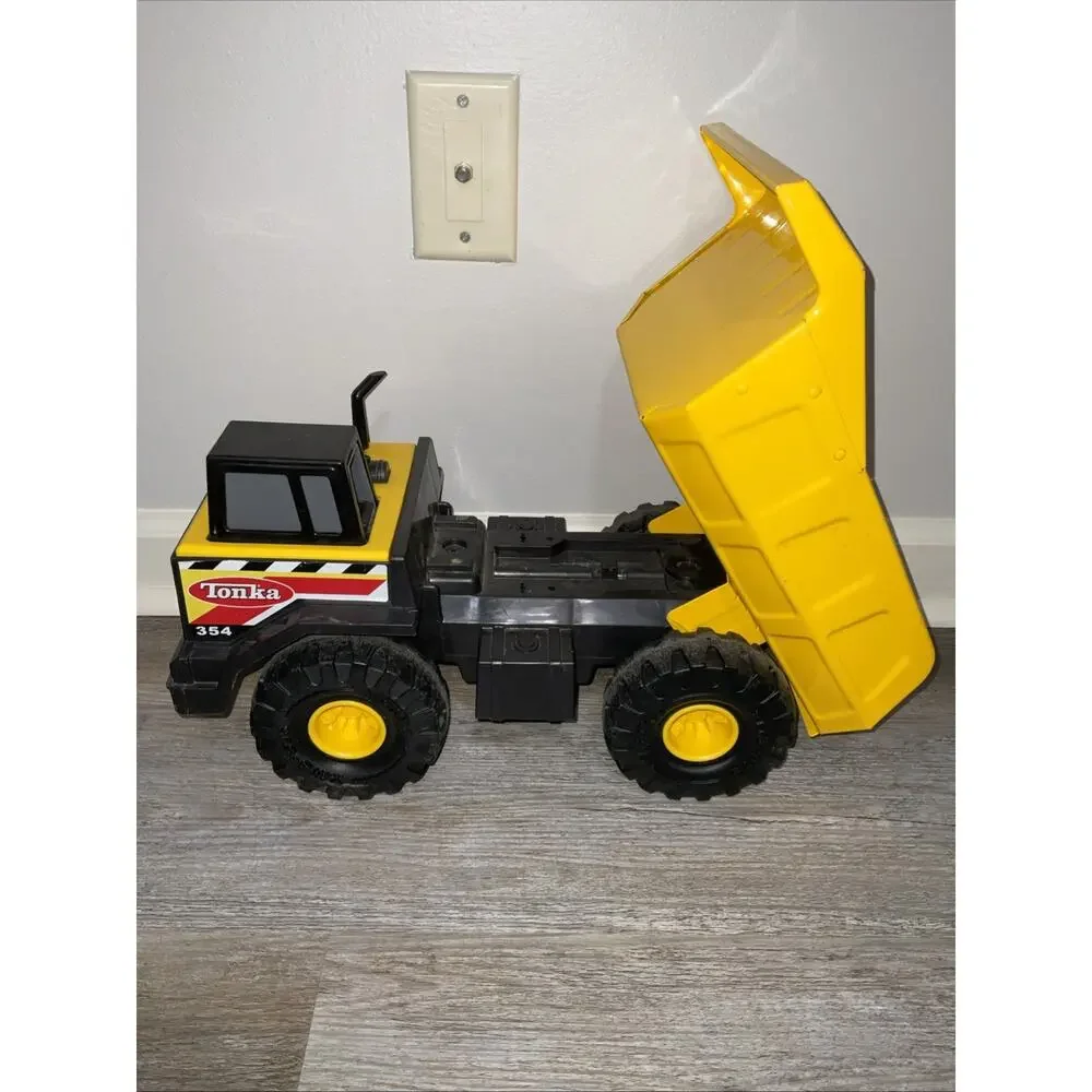 Tonka 354 Dumper Tipper Metal Toy Truck Construction Vehicle